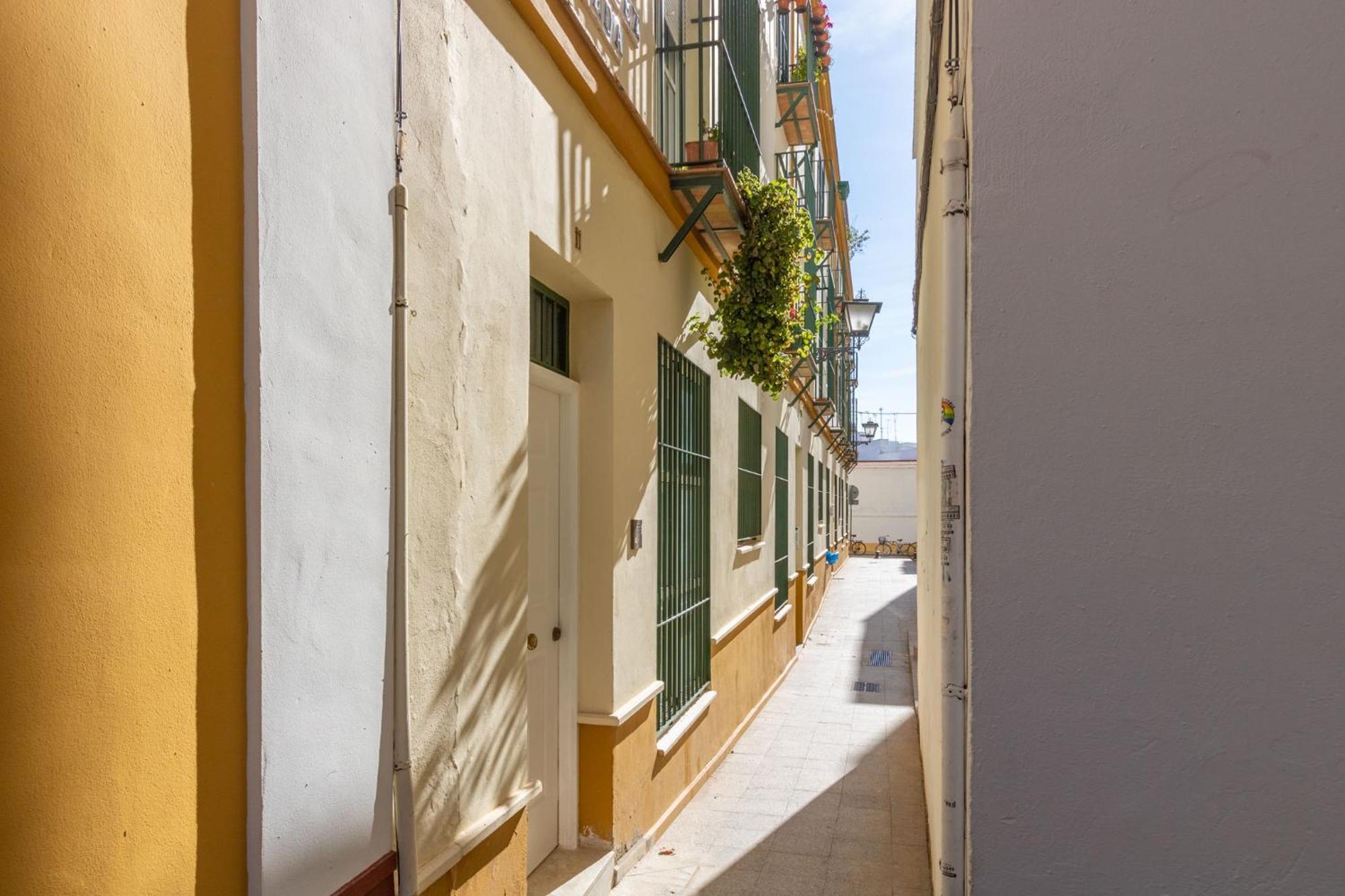 Bordador Central Courtyard By Valcambre Sevilla Bagian luar foto